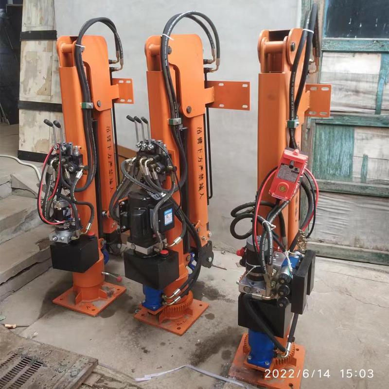 凤庆县重汽蓝牌随车吊 3.2吨 国六动力强 液压驱动 农用自卸起重机